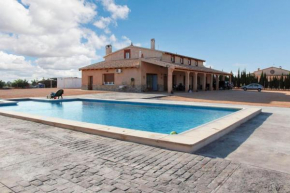Spacious Apartment in Villarrobledo with Shared Pool